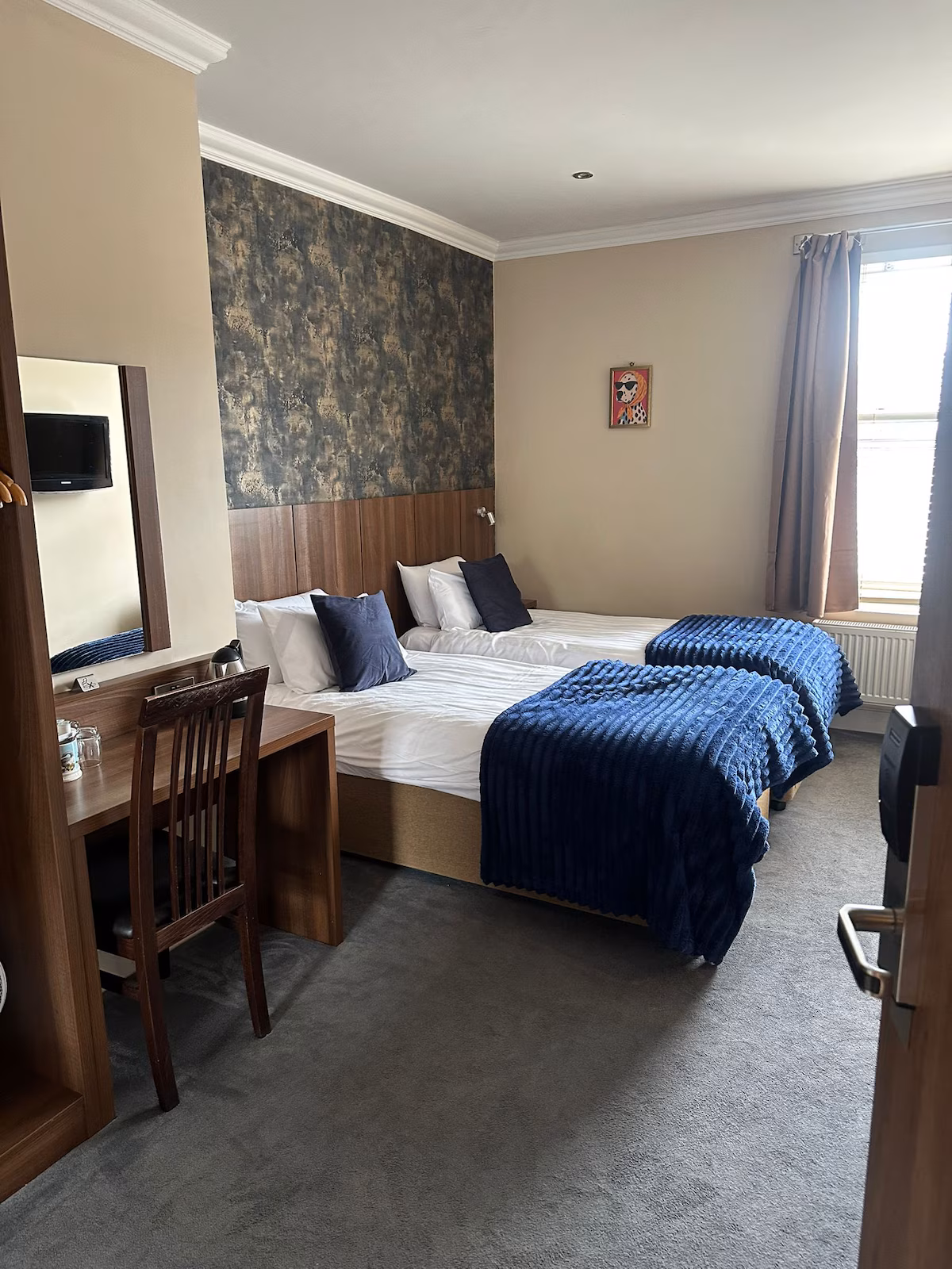 The Buxted In Hotel Free parking