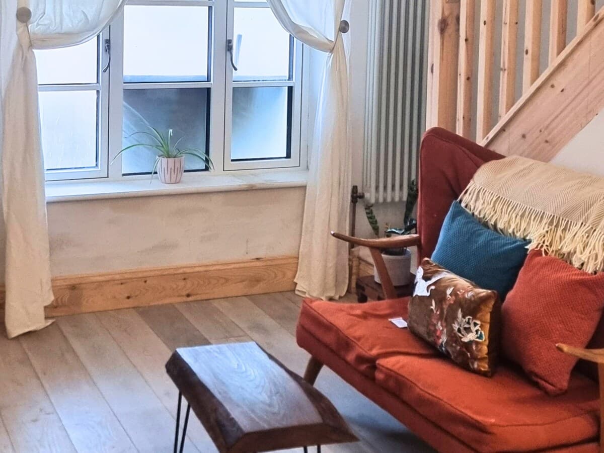 Modern 1-Bed Apartment Near Brighton Beach & Pier