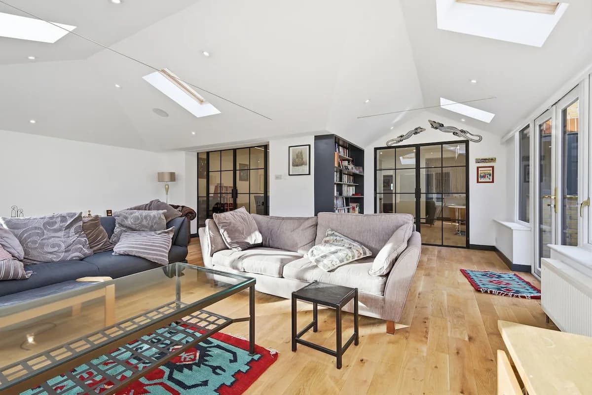 Month Stays, Free parking Luxury 4 Bed