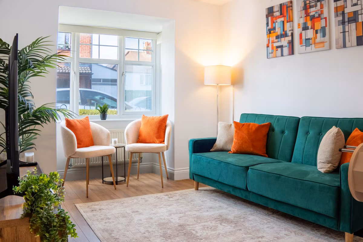 3BR West Bromwich Home – Near Birmingham