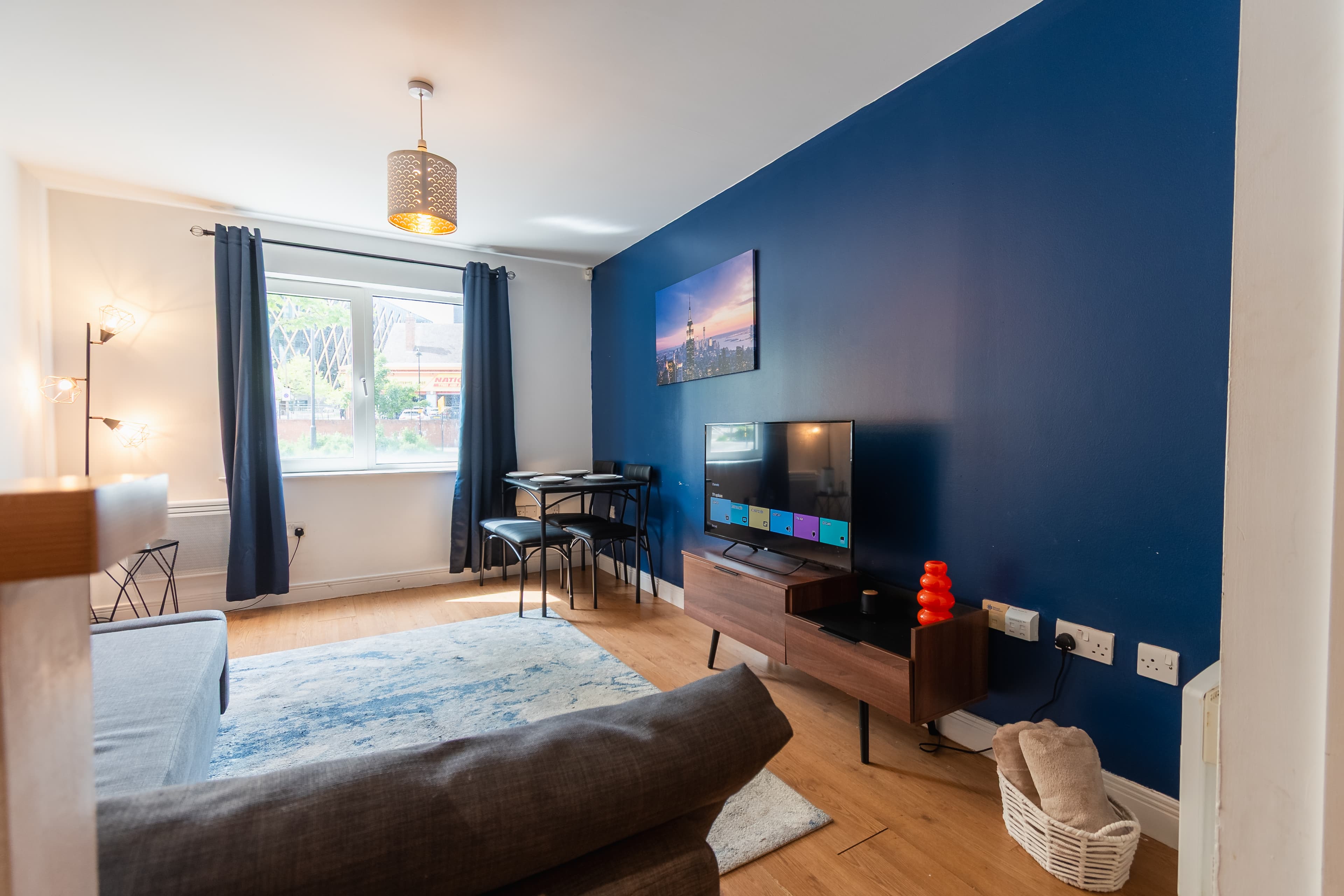 Stylish St James Newcastle City Centre Apartment